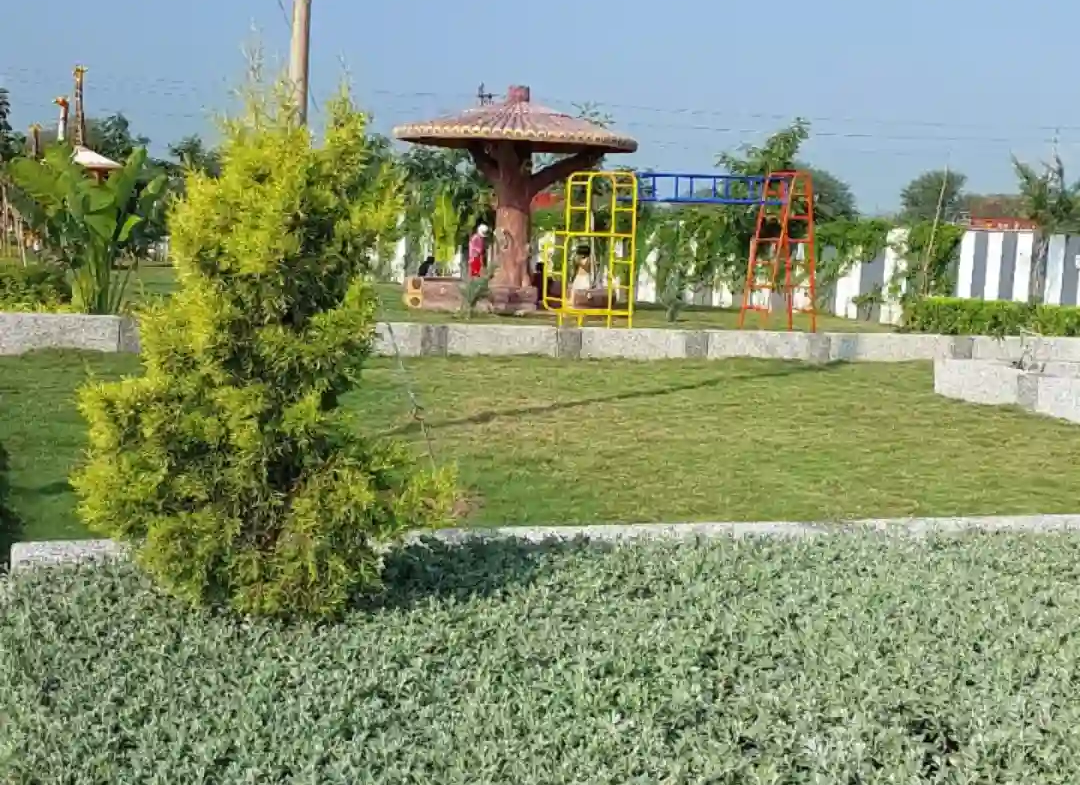 Secure grand entrance gate with 24/7 security at Shri Sharad Madhav Vihar 3 plots in Navdapanth Indore.